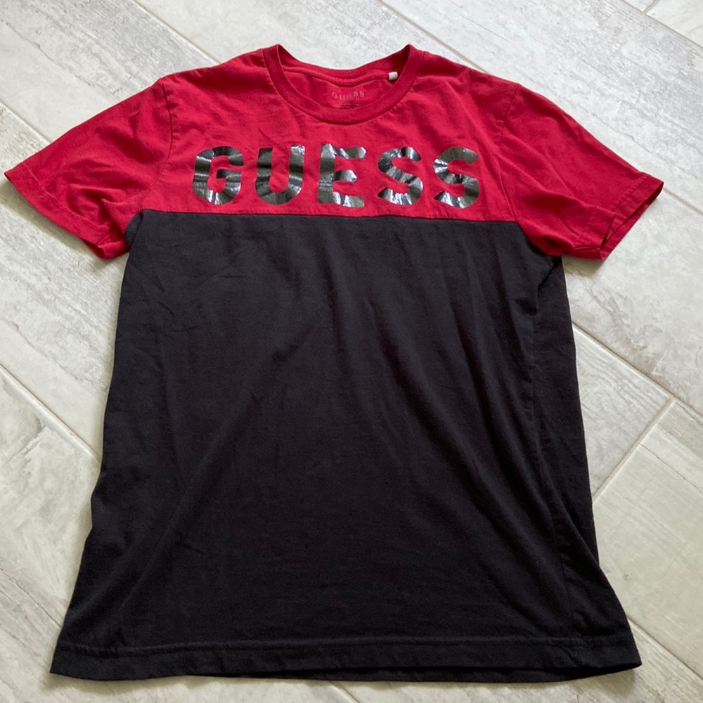 Guess red and black t-shirt